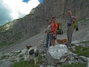 69 sotto i contafforti rocciosi della Corna Piana...